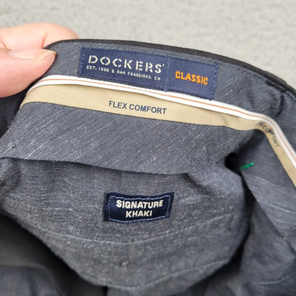 Dockers Signature Khaki Classic Fit Pleated Lux Cotton Stretch Black Pants 34x29